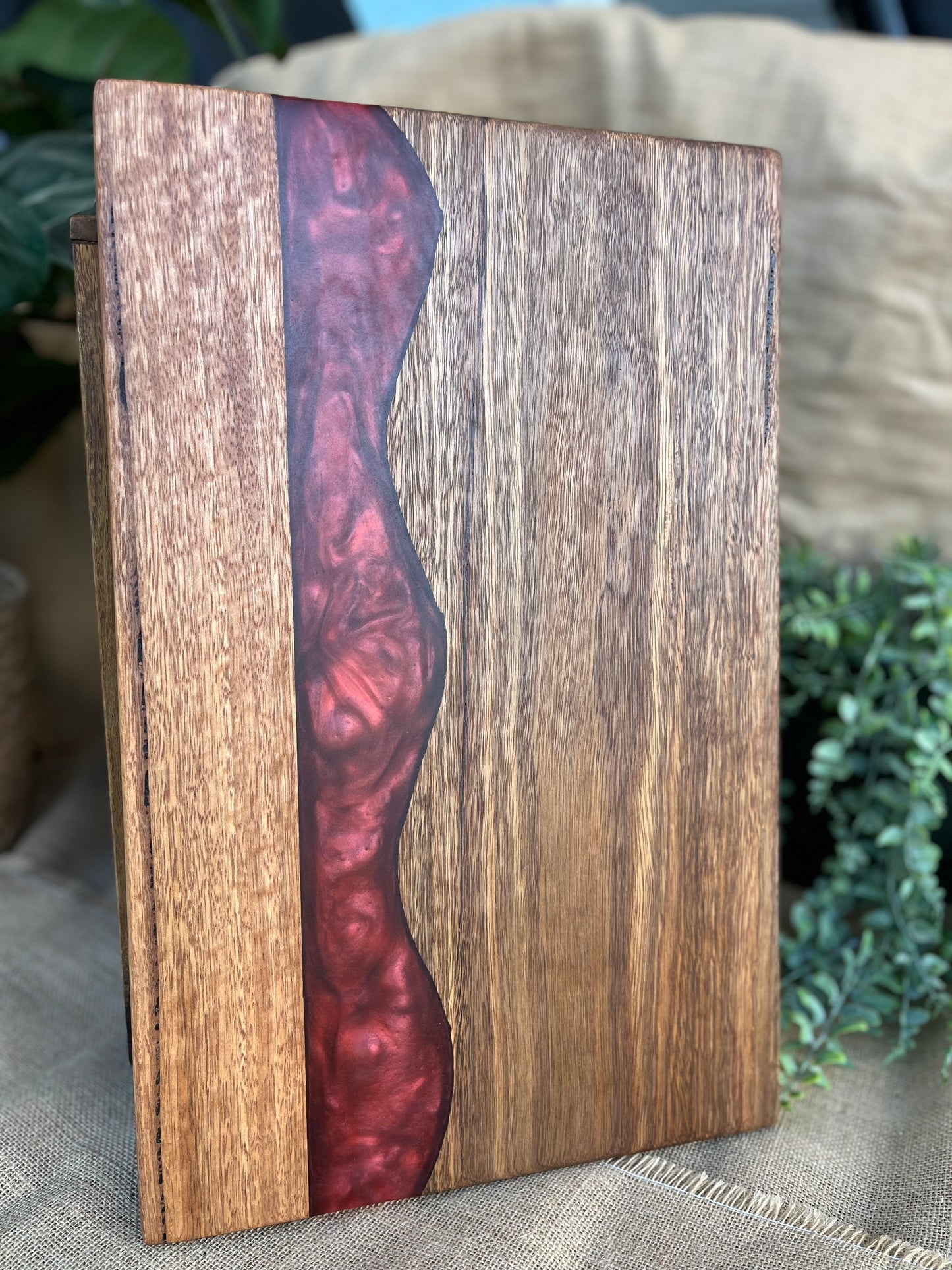 Spotted Gum Charcuterie Board with Resin Inlay (Merlot)