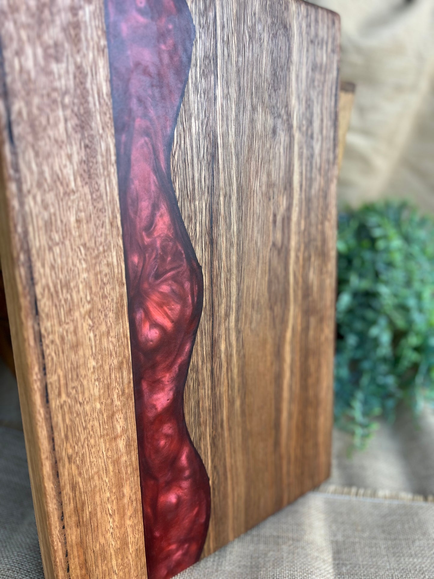 Spotted Gum Charcuterie Board with Resin Inlay (Merlot)