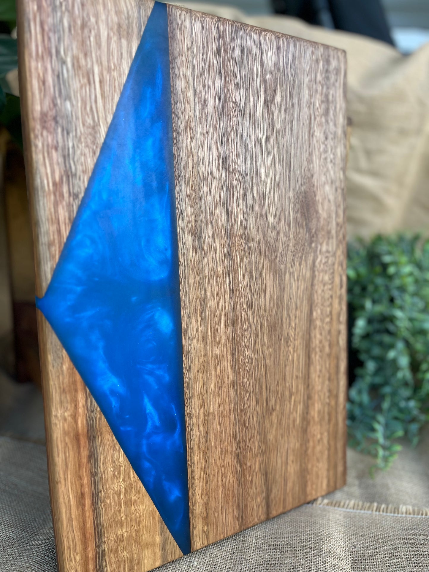 Spotted Gum Charcuterie Board with Resin Inlay (Royal Blue)