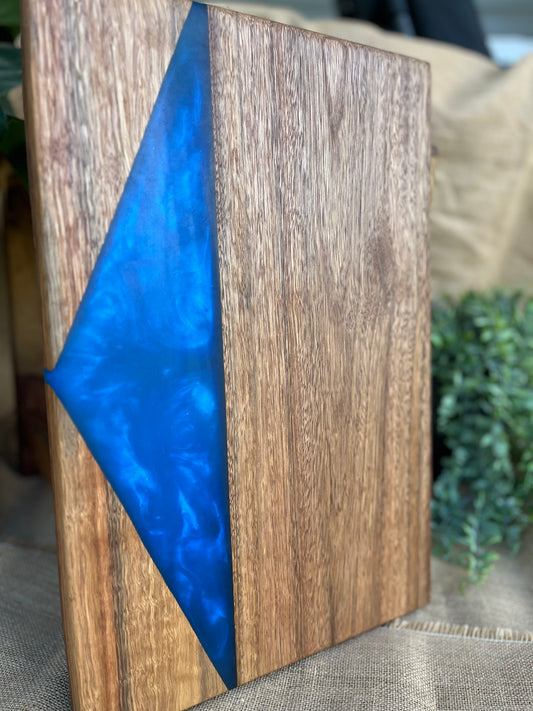 Spotted Gum Charcuterie Board with Resin Inlay (Royal Blue)